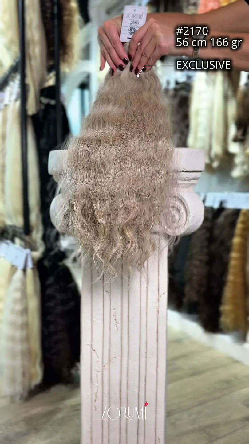 Natural hair package from the ZORUMI Dubai collection, clip 11 of 86