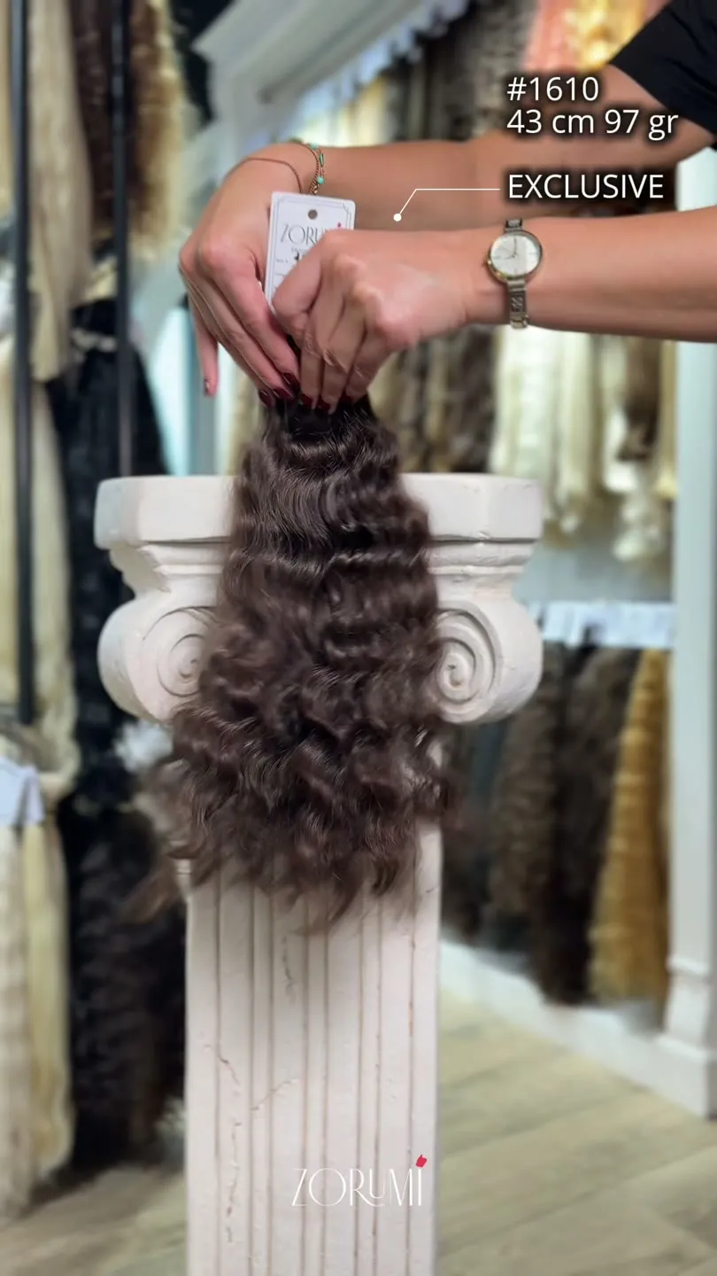 Natural hair package from the ZORUMI Dubai collection, clip 19 of 86