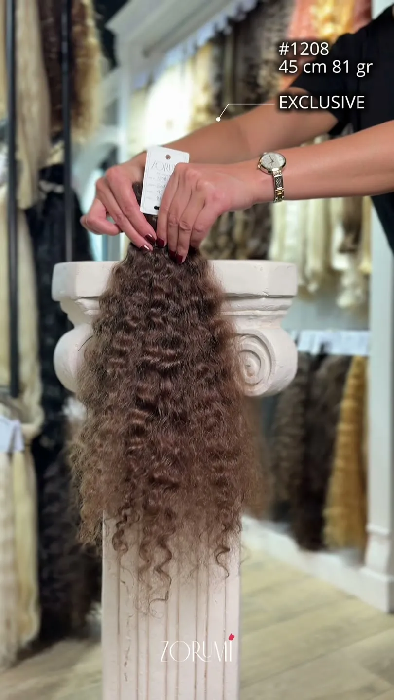 Natural hair package from the ZORUMI Dubai collection, clip 32 of 86