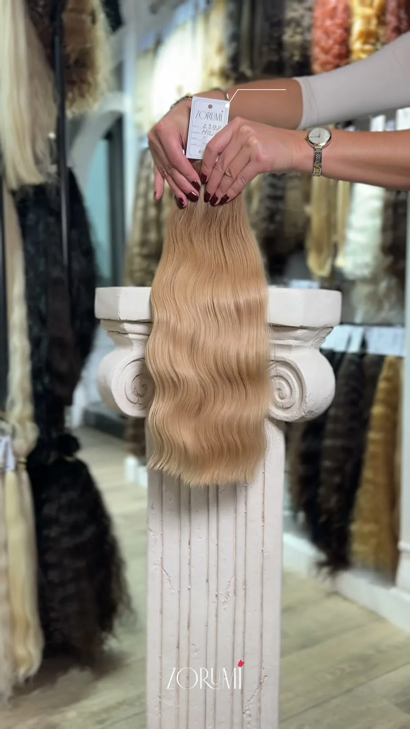 Echthaar-Bund aus der aktuellen ZORUMI-Kollektion, im Salon in Dubai gefilmt