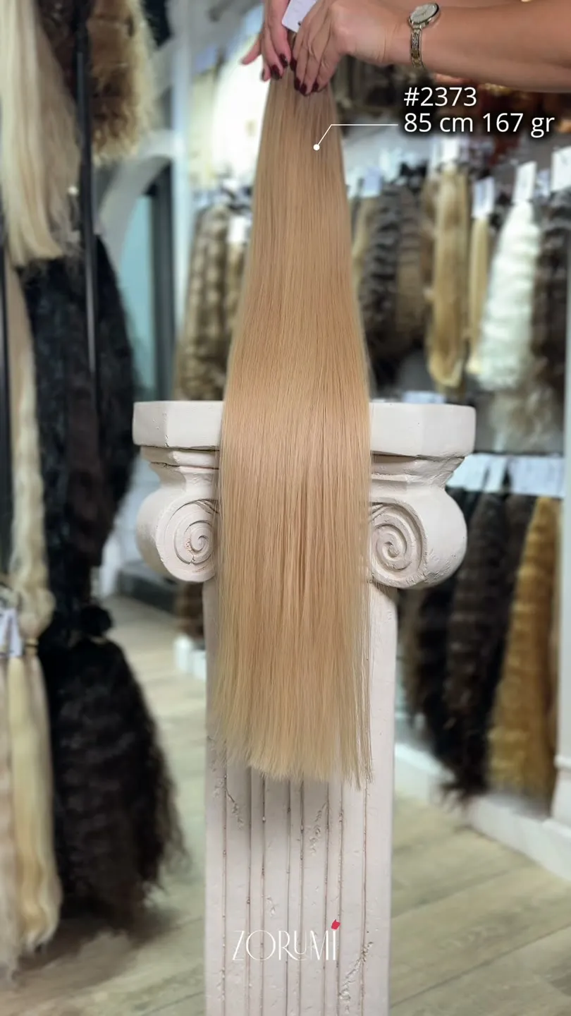 Echthaar-Bund aus der aktuellen ZORUMI-Kollektion, im Salon in Dubai gefilmt