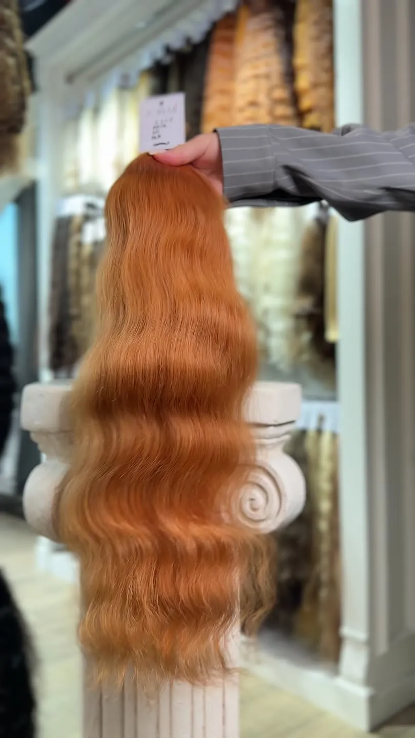 Echthaar-Bund aus der aktuellen ZORUMI-Kollektion, im Salon in Dubai gefilmt