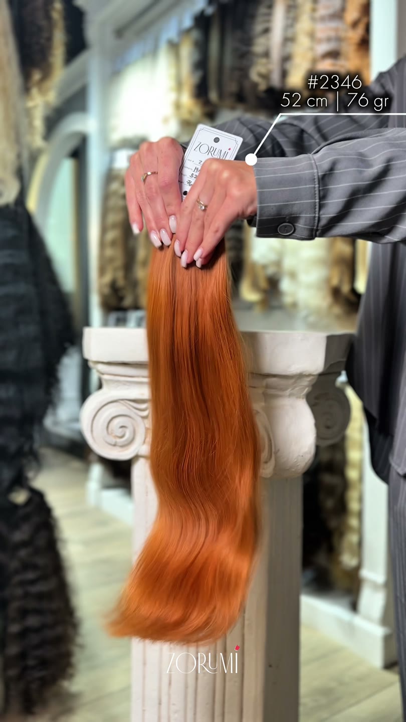 Natural hair package from the current ZORUMI collection, filmed in daylight. Length, weight and shade are confirmed in writing, not from the clip.