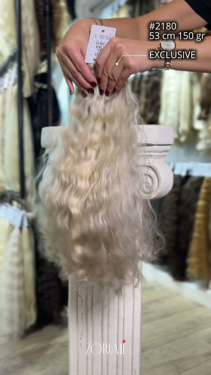 Natural hair package from the current ZORUMI collection, filmed in daylight. Length, weight and shade are confirmed in writing, not from the clip.